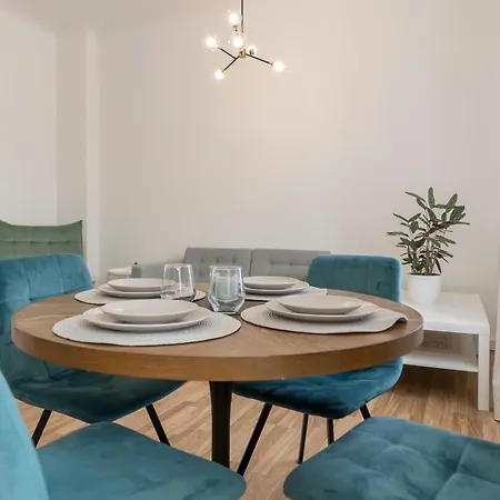 Families & Groups 3 Bedrooms Free Parking Riga