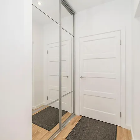 Families & Groups 3 Bedrooms Free Parking 아파트 리가