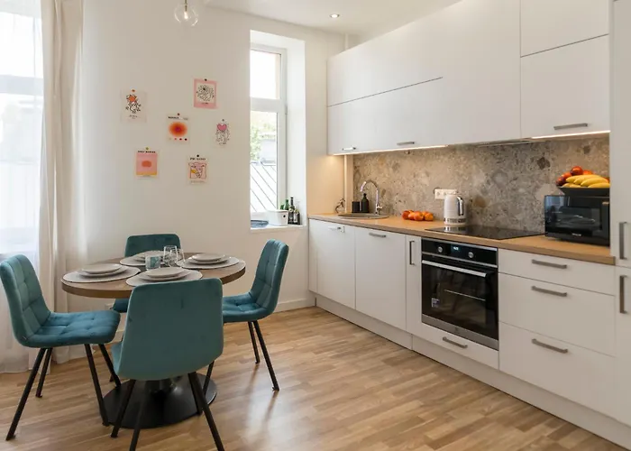 Families & Groups 3 Bedrooms Free Parking