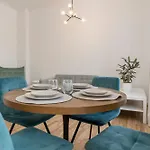 Families & Groups 3 Bedrooms Free Parking Ρίγα