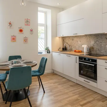 Families & Groups 3 Bedrooms Free Parking