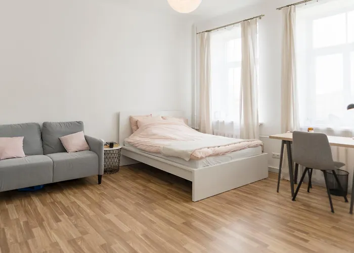 Families & Groups 3 Bedrooms Free Parking Apartment *