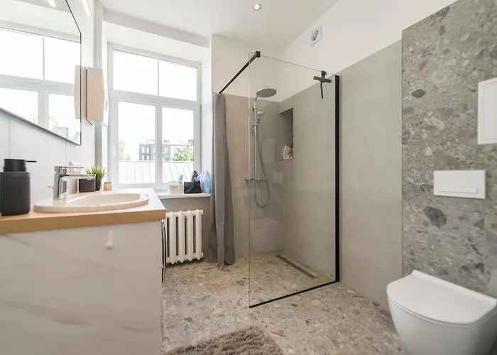 Families & Groups 3 Bedrooms Free Parking Apartment Riga