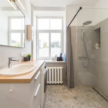 Families & Groups 3 Bedrooms Free Parking *